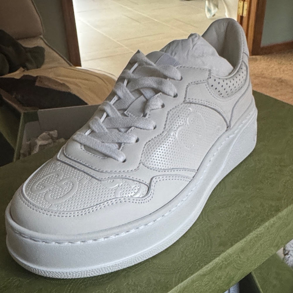 Gucci interlock logo White and Gold Leather Sneakers